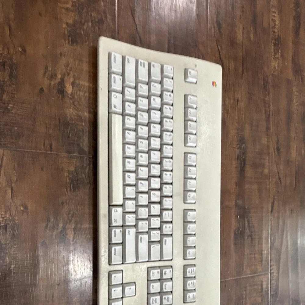 Apple Extended Keyboard II M3501 Mechanical Cream Alps Vintage 1996 ADB
